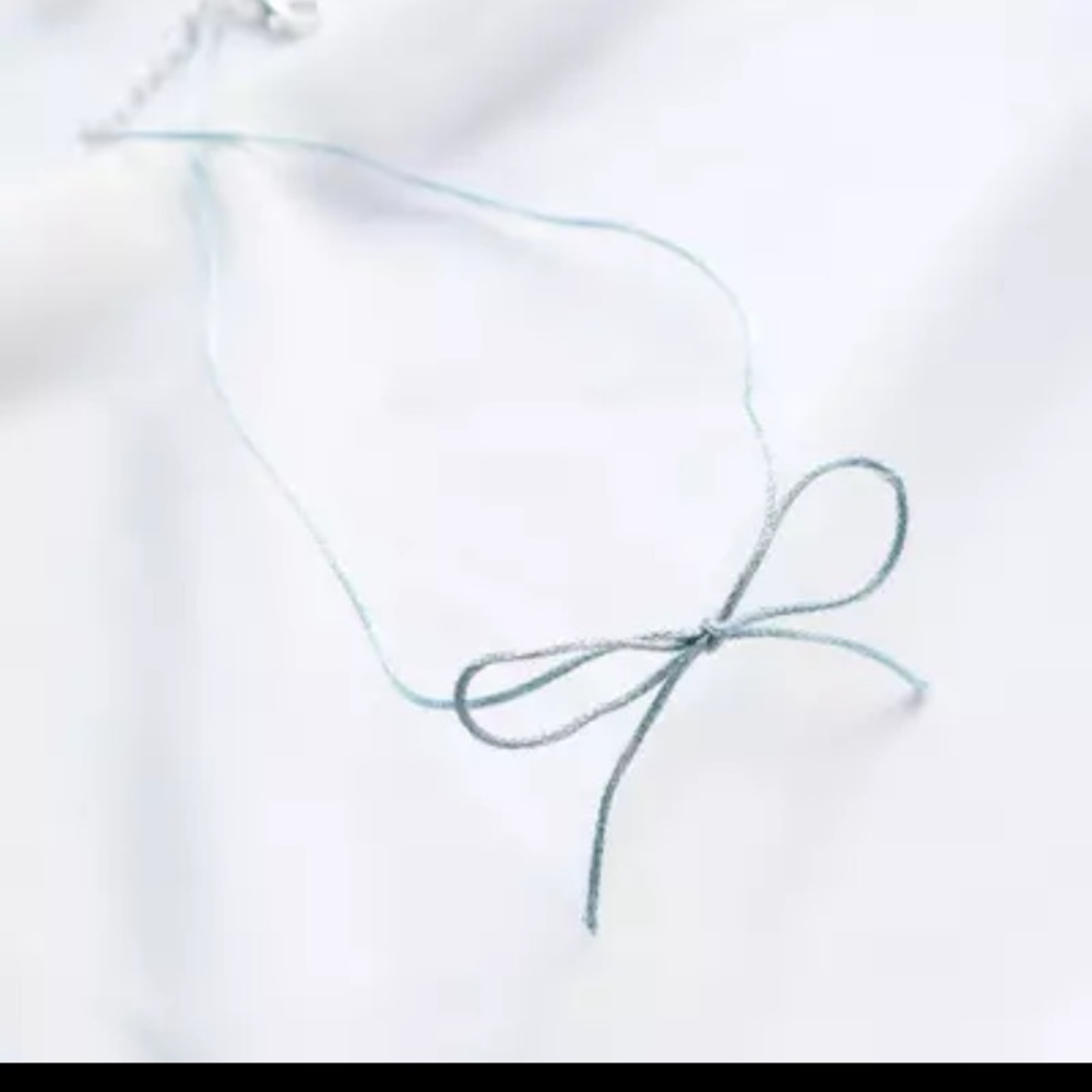Light blue thin ribbon bow Choker